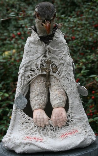 Poupée en mal d'enfantement