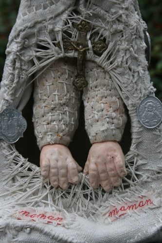 Poupée en mal d'enfantement