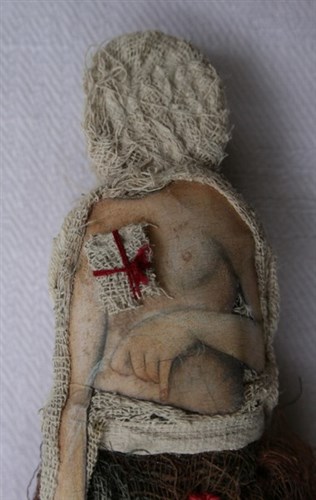 Poupée en mal d'enfantement