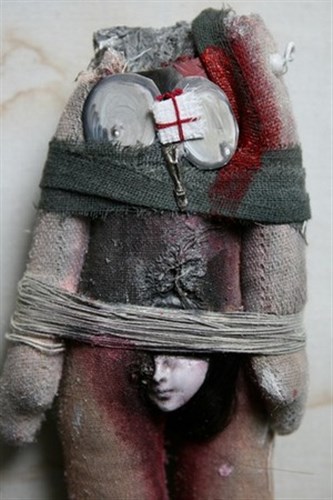 Poupée en mal d'enfantement