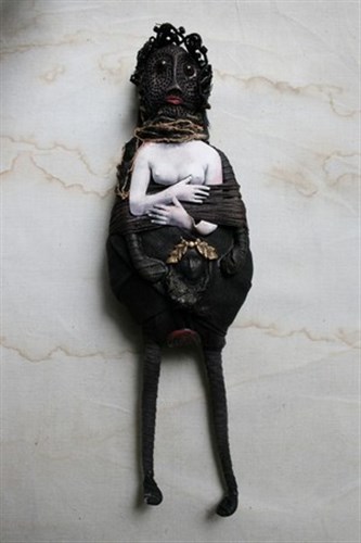 Poupée en mal d'enfantement