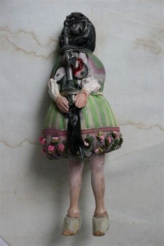 Poupée en mal d'enfantement