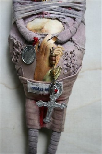 Poupée en mal d'enfantement