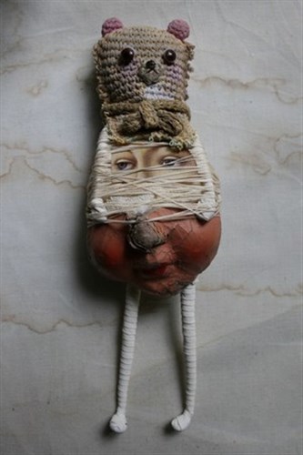 Poupée en mal d'enfantement