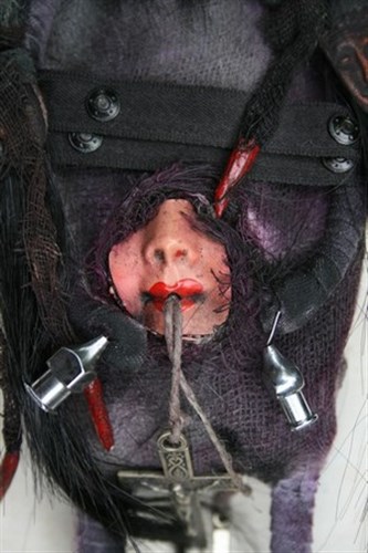 Poupée en mal d'enfantement