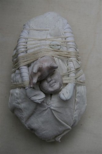 Poupée en mal d'enfantement