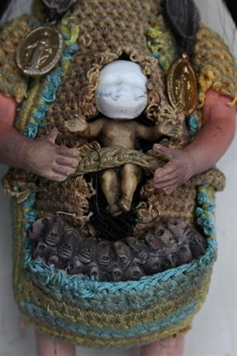 Poupée en mal d'enfantement