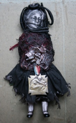 Poupée en mal d'enfantement