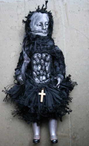 Poupée en mal d'enfantement