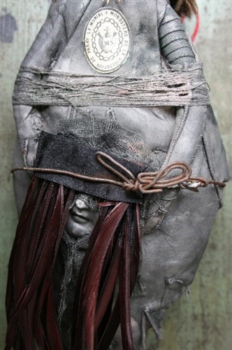 Poupée en mal d'enfantement