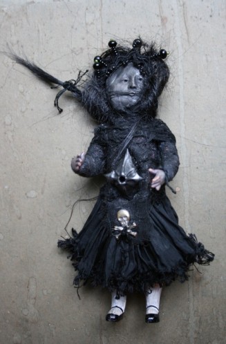 Poupée en mal d'enfantement