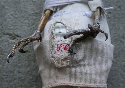 Poupée en mal d'enfantement