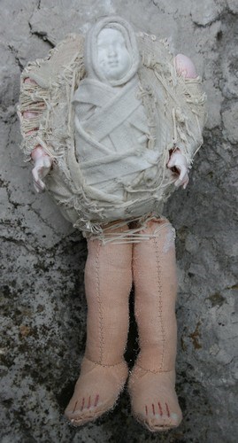 Poupée en mal d'enfantement