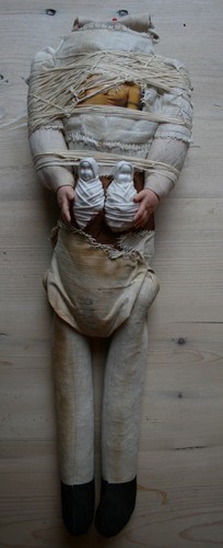 Poupée en mal d'enfantement