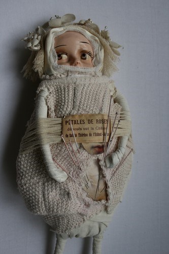 Poupée en mal d'enfantement